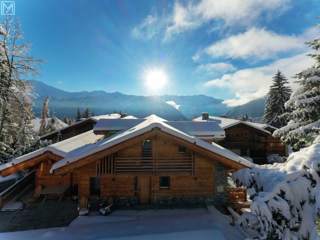 Chalet 2304, Verbier — façade au soleil, dans la neige